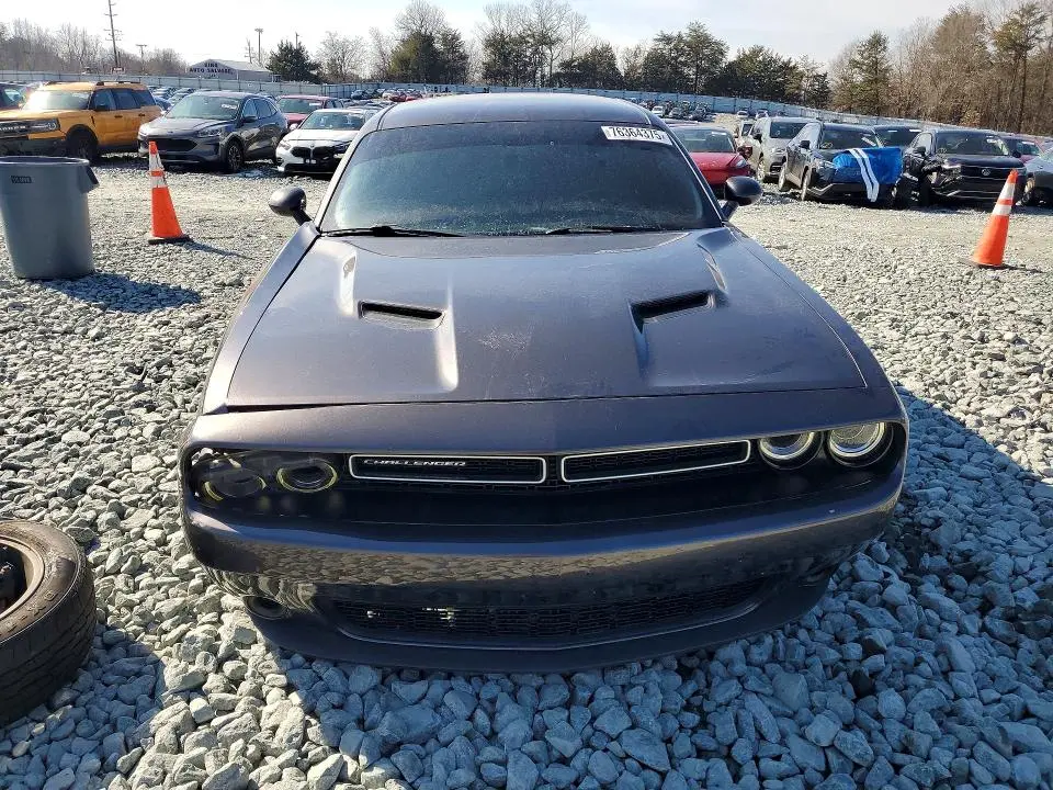 2016 DODGE CHALLENGER SXT  