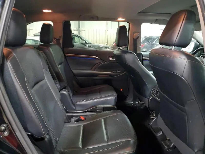 2016 TOYOTA HIGHLANDER LIMITED  