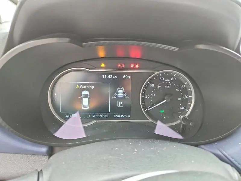 2024 NISSAN VERSA SV  
