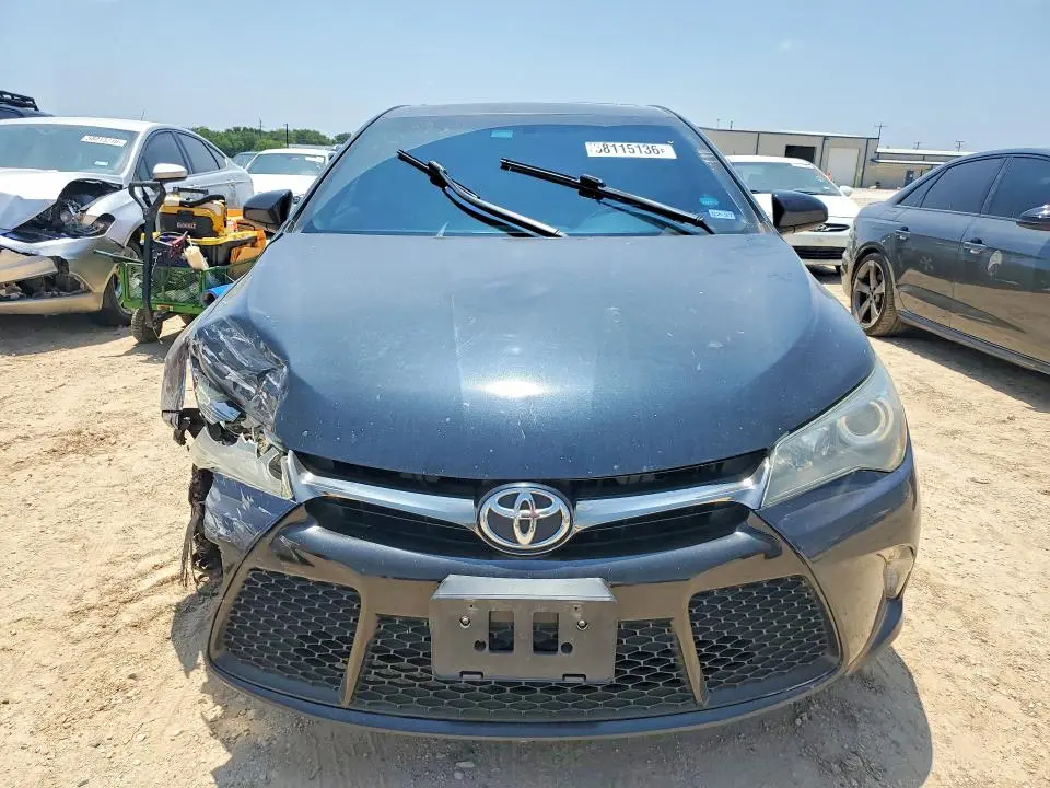 2017 TOYOTA CAMRY SE  