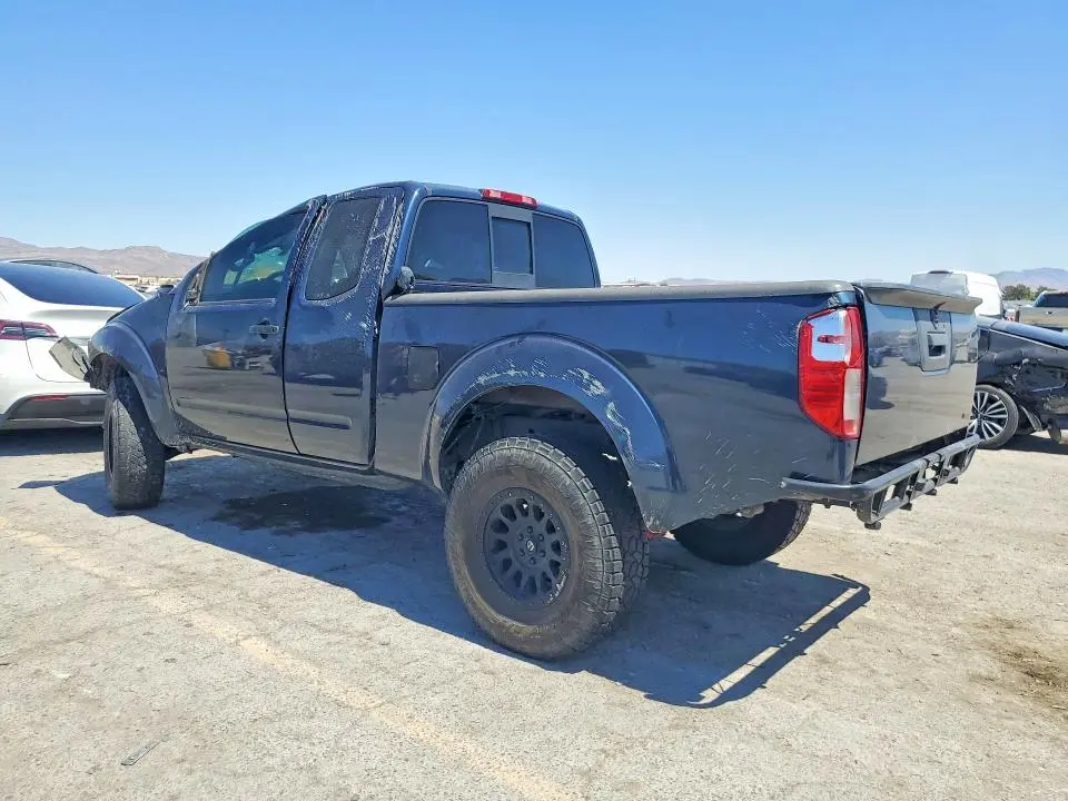 2015 NISSAN FRONTIER SV V6  