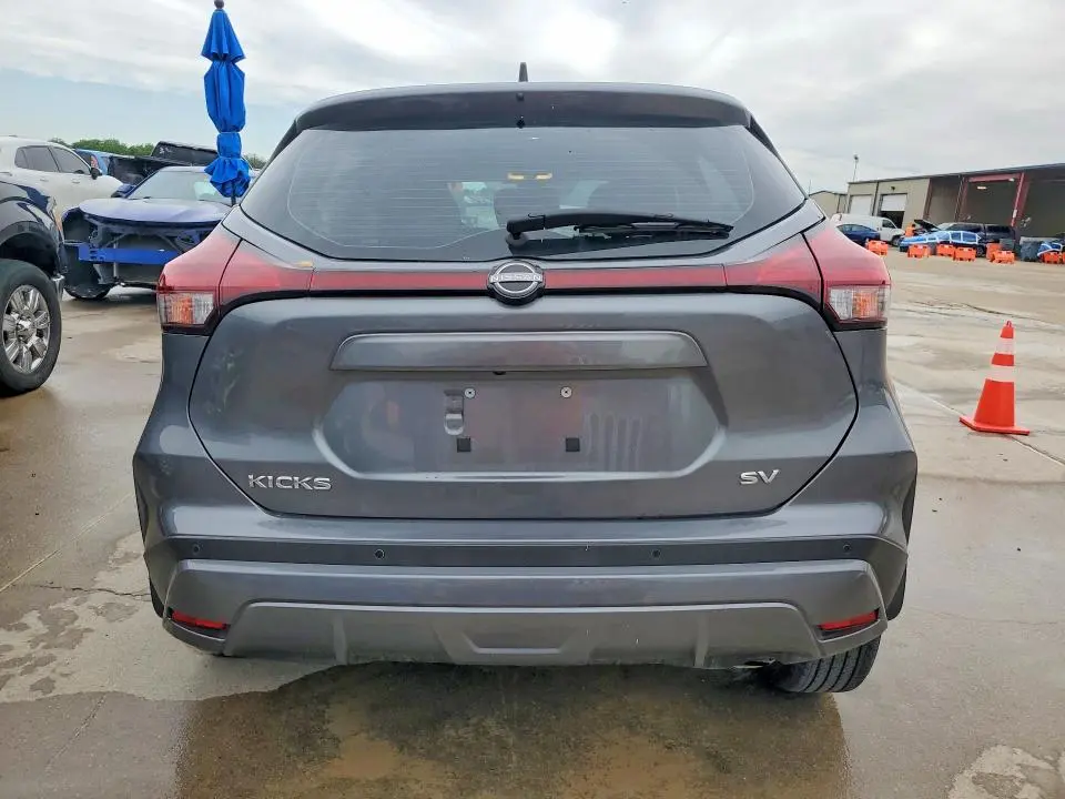 2024 NISSAN KICKS SV  