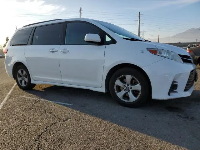 2019 TOYOTA SIENNA LE  