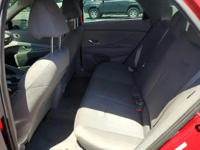 2025 HYUNDAI ELANTRA SE  