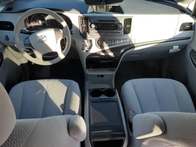 2013 TOYOTA SIENNA LE  