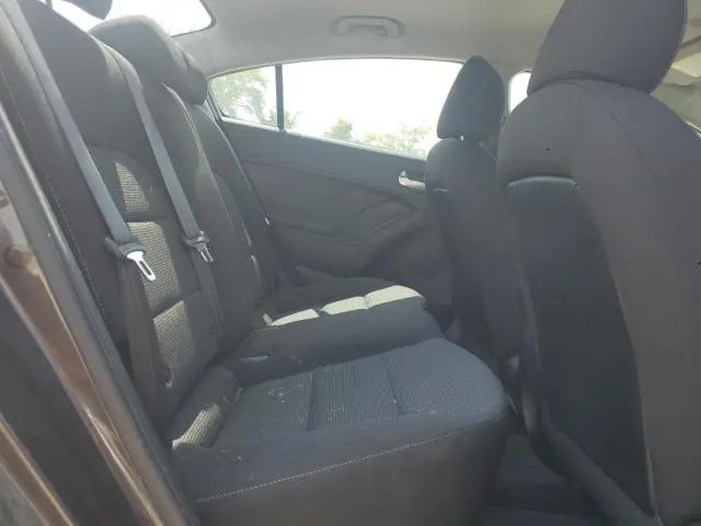 2017 KIA FORTE LX  