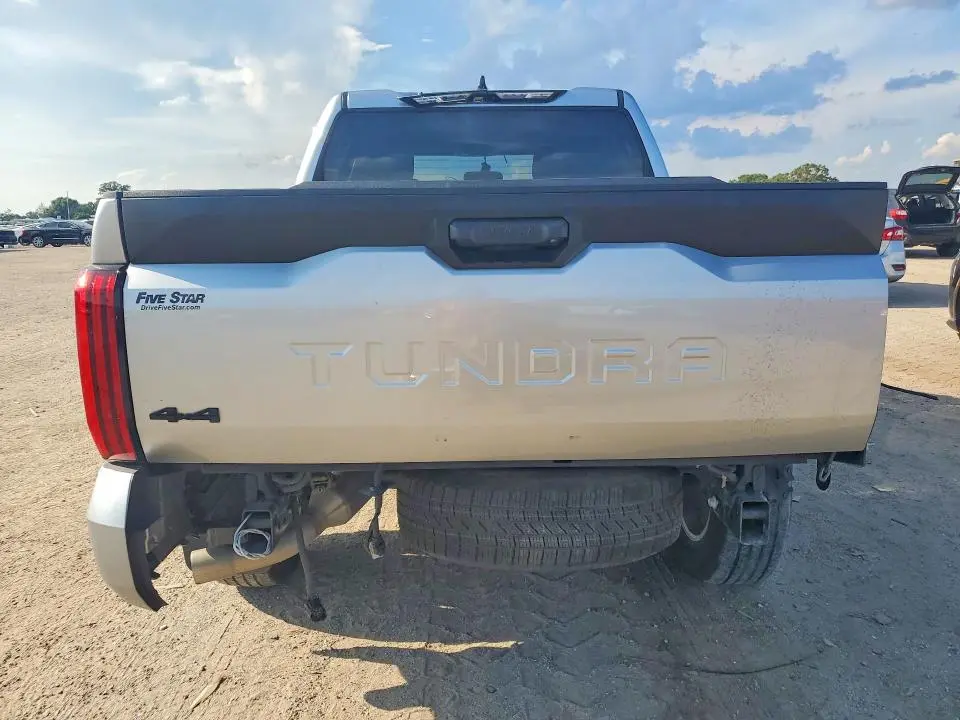 2023 TOYOTA TUNDRA SR5  