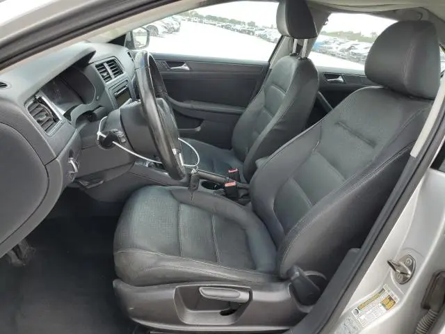 2011 VOLKSWAGEN JETTA SE  