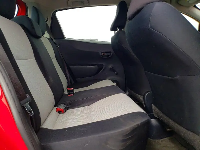 2012 TOYOTA YARIS 5-DOOR L  