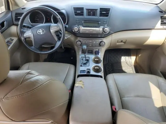 2010 TOYOTA HIGHLANDER SE  