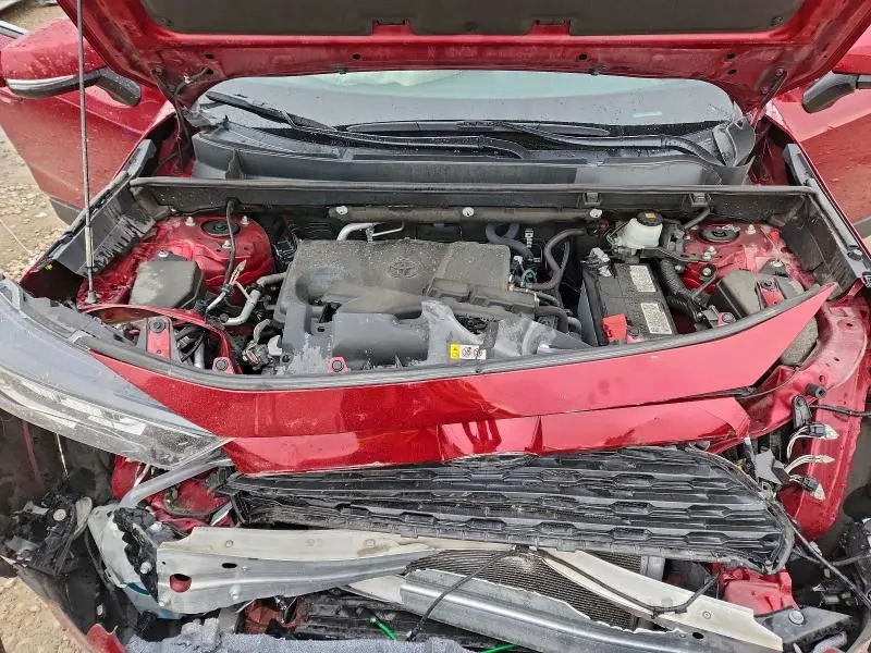 2021 TOYOTA RAV4 XLE  