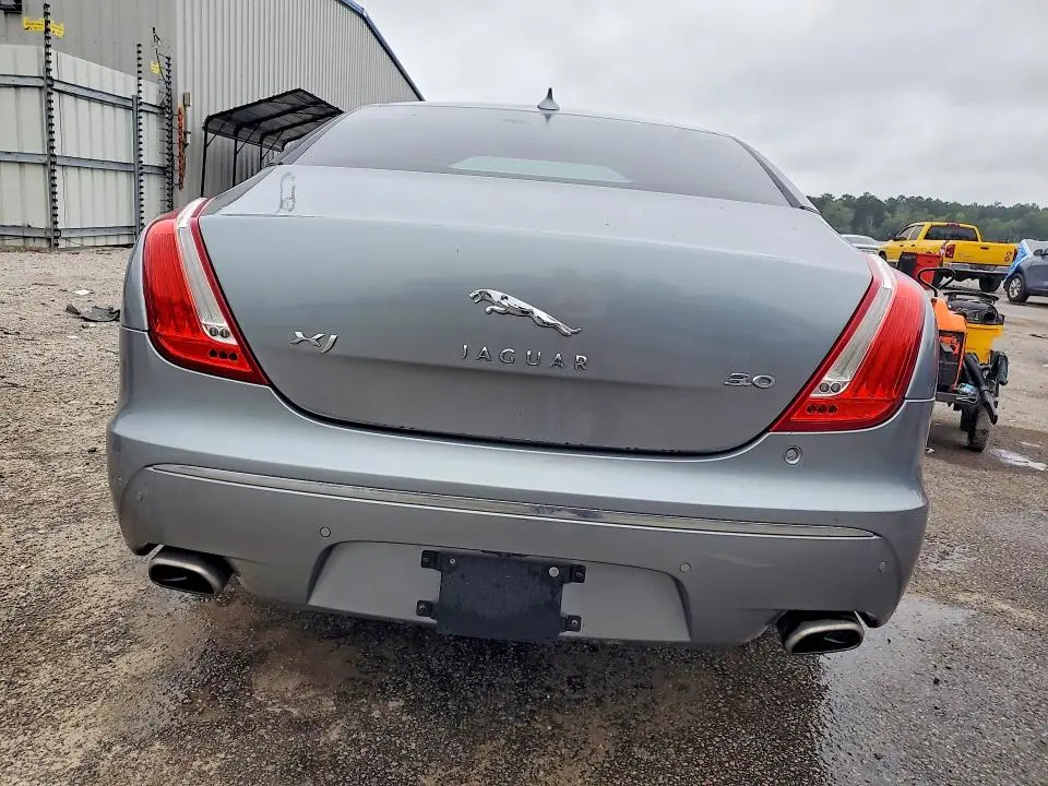 2013 JAGUAR XJ   