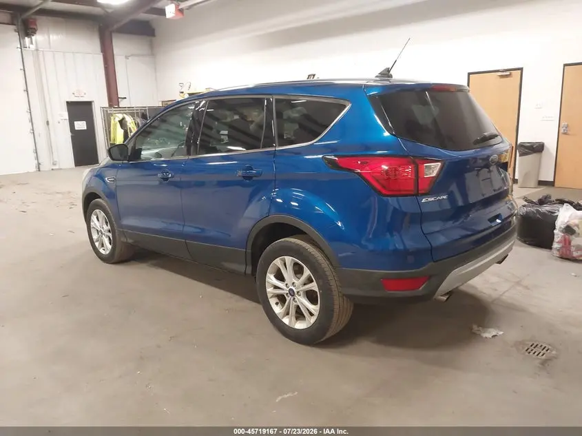 2019 FORD ESCAPE SE