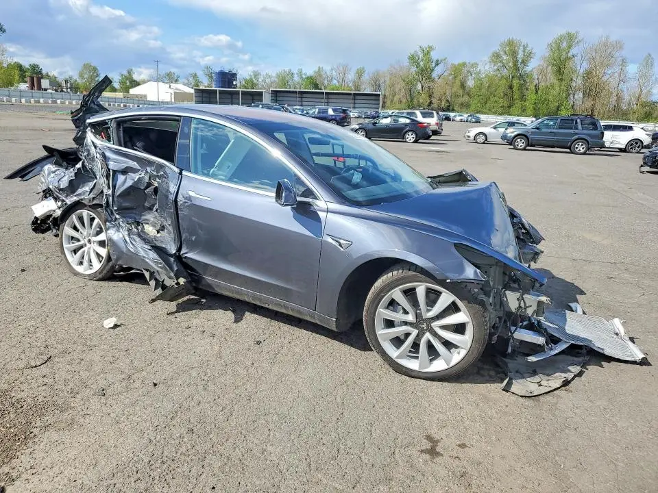 2018 TESLA MODEL 3   