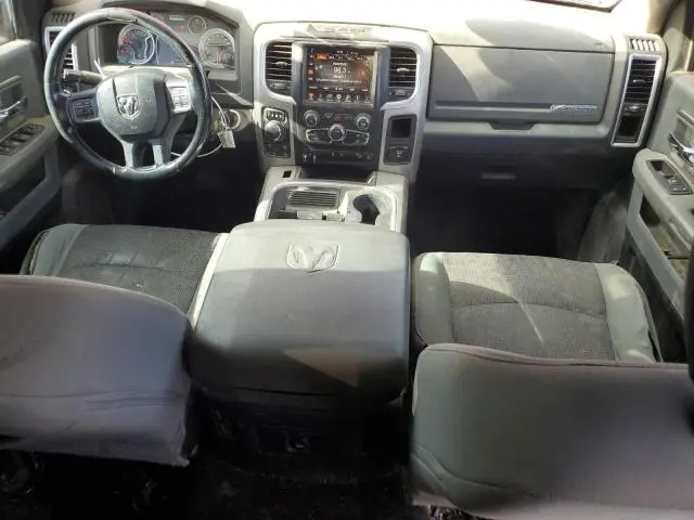 2016 RAM 1500 SLT  