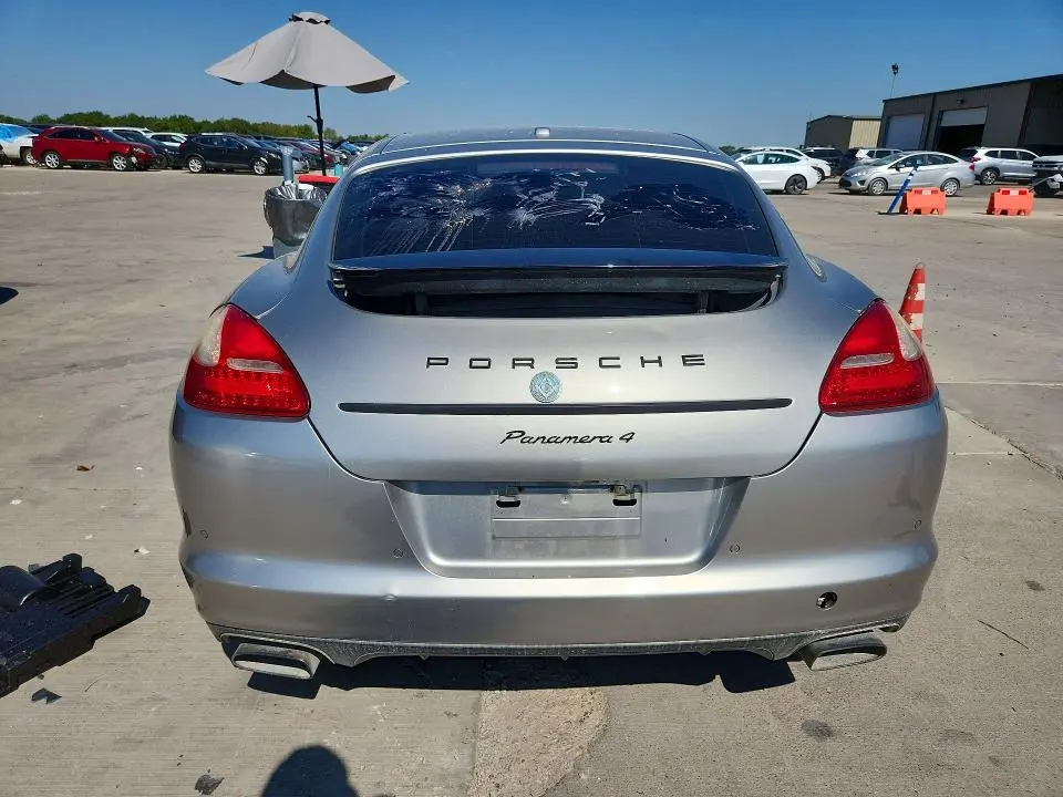 2012 PORSCHE PANAMERA 2  
