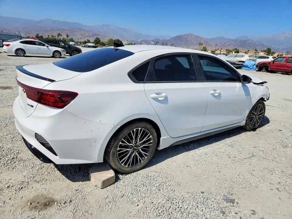 2023 KIA FORTE GT LINE  