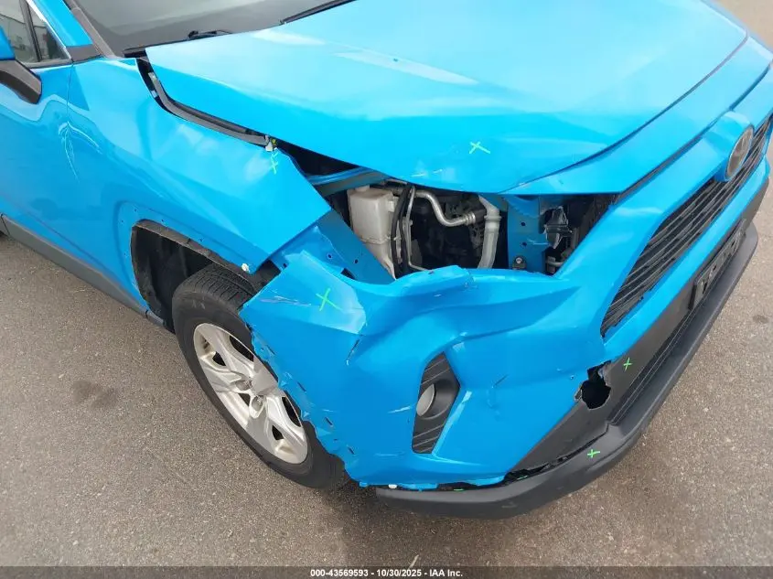 2019 TOYOTA RAV4 XLE