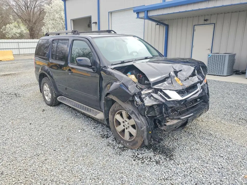 2011 NISSAN PATHFINDER S  