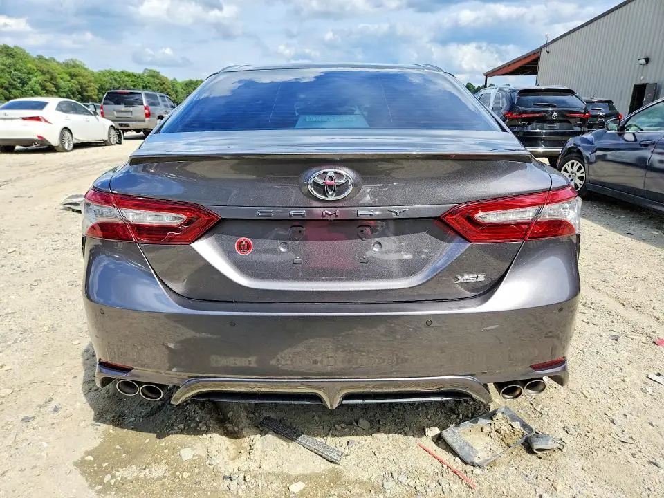 2018 TOYOTA CAMRY XSE  