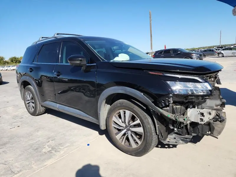 2022 NISSAN PATHFINDER SL  