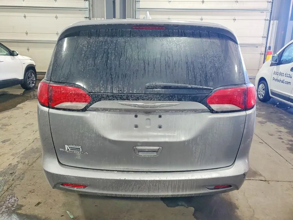 2017 CHRYSLER PACIFICA LX  