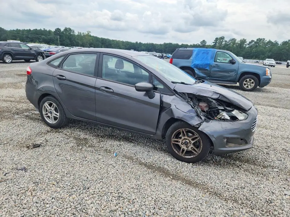 2017 FORD FIESTA SE  