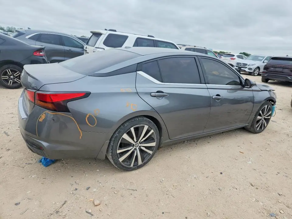 2021 NISSAN ALTIMA SR  
