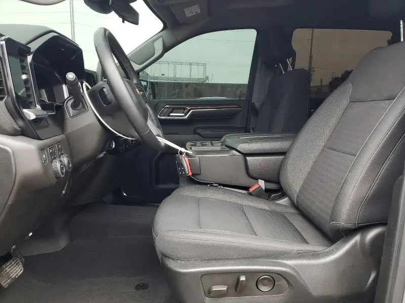 2024 CHEVROLET SILVERADO K1500 LT  