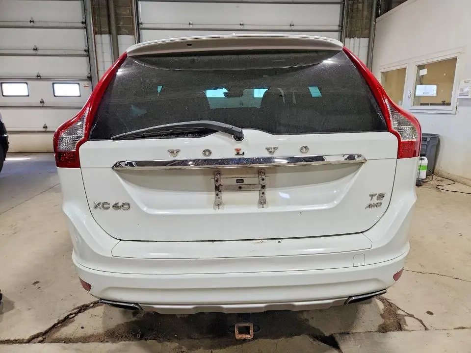 2016 VOLVO XC60 T5 PREMIER  