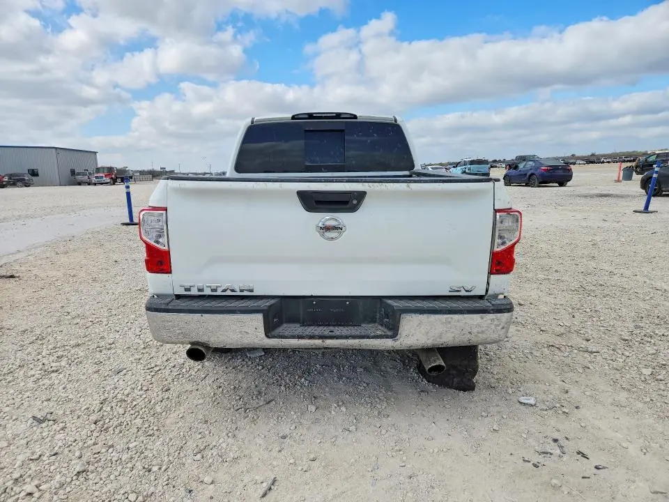 2017 NISSAN TITAN SV  
