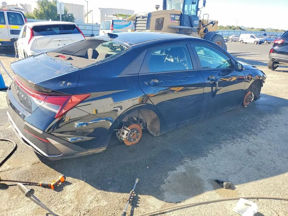 2024 HYUNDAI ELANTRA SEL  