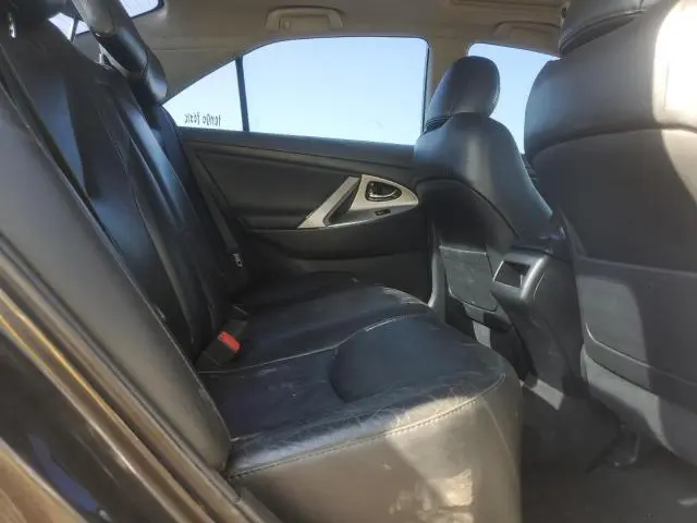 2011 TOYOTA CAMRY SE  