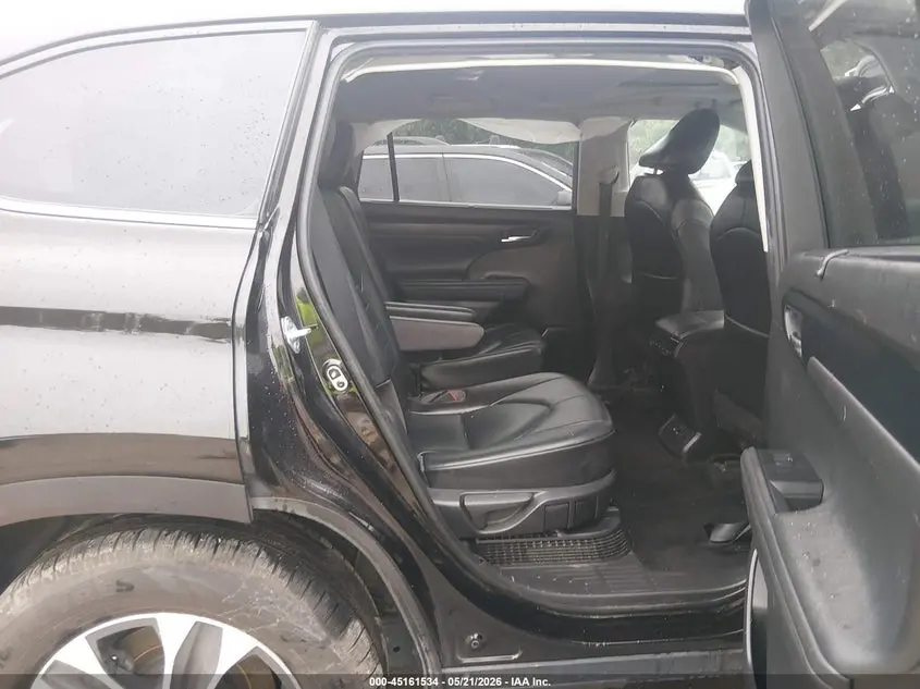 2022 TOYOTA HIGHLANDER HYBRID XLE
