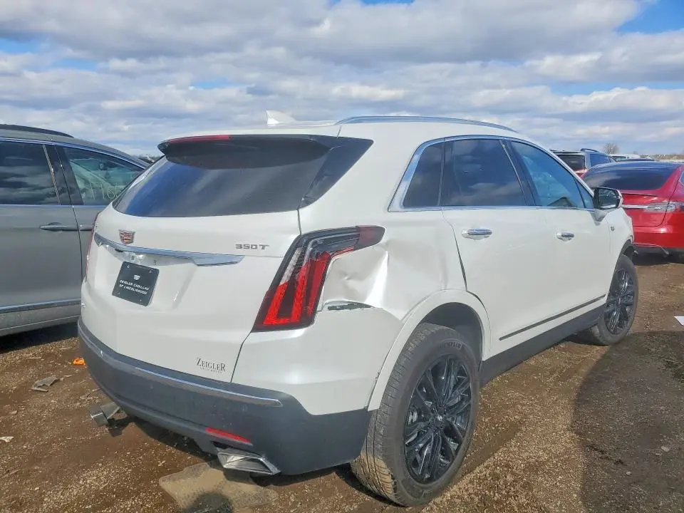 2025 CADILLAC XT5 LUXURY  