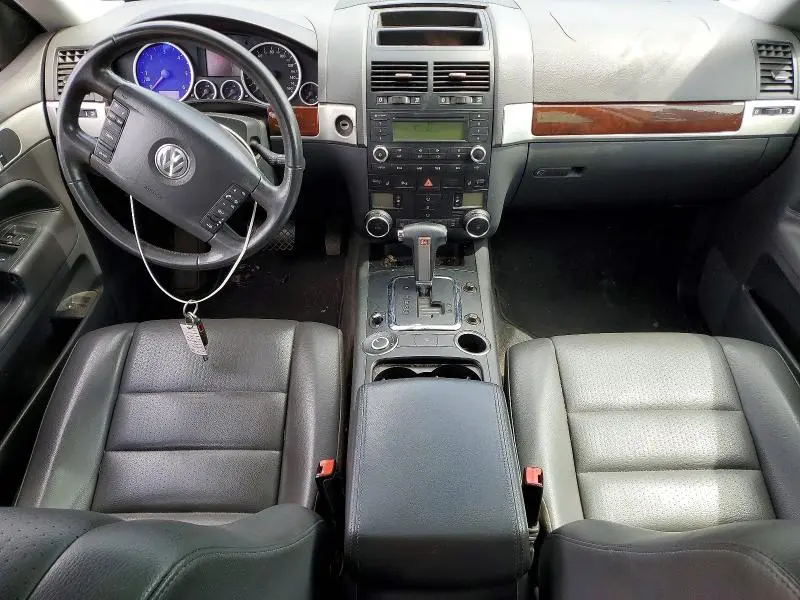 2010 VOLKSWAGEN TOUAREG TDI  