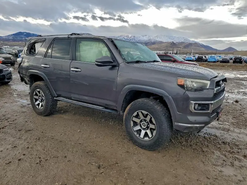 2014 TOYOTA 4RUNNER SR5  