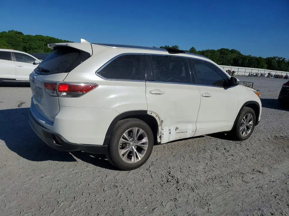 2015 TOYOTA HIGHLANDER XLE  