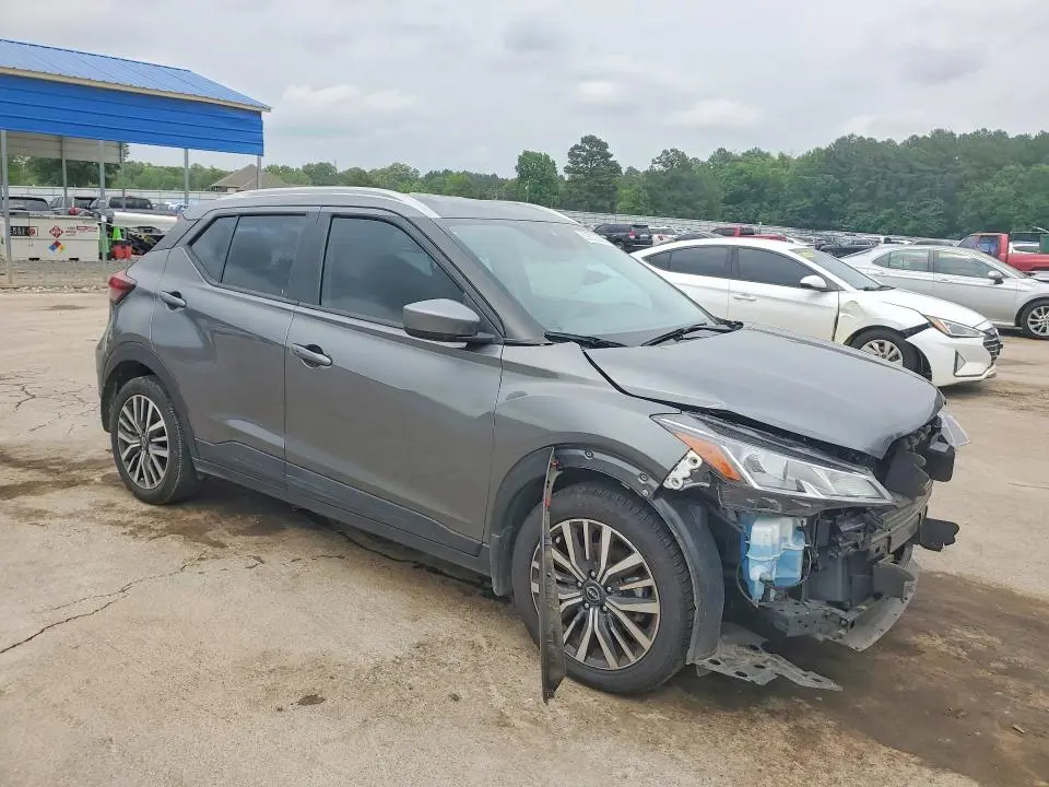 2023 NISSAN KICKS SV  