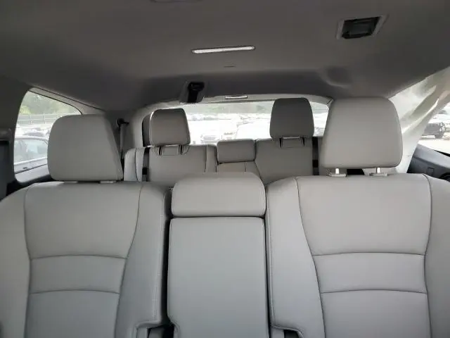 2022 HONDA PILOT SE  