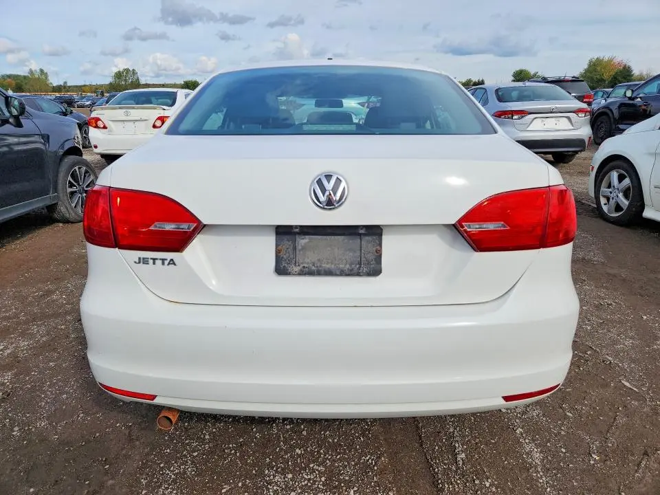 2011 VOLKSWAGEN JETTA   