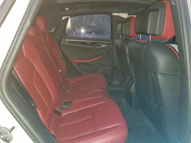 2023 PORSCHE MACAN BASE  