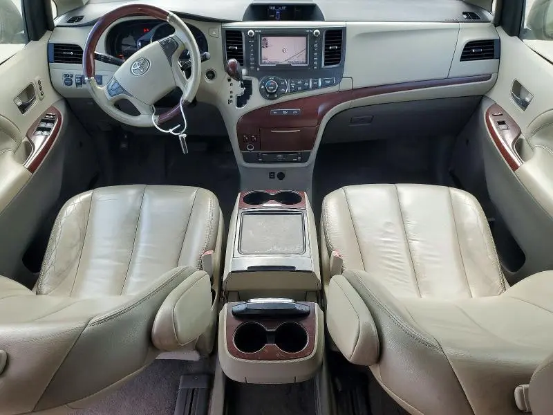 2013 TOYOTA SIENNA LIMITED 7-PASSENGER  