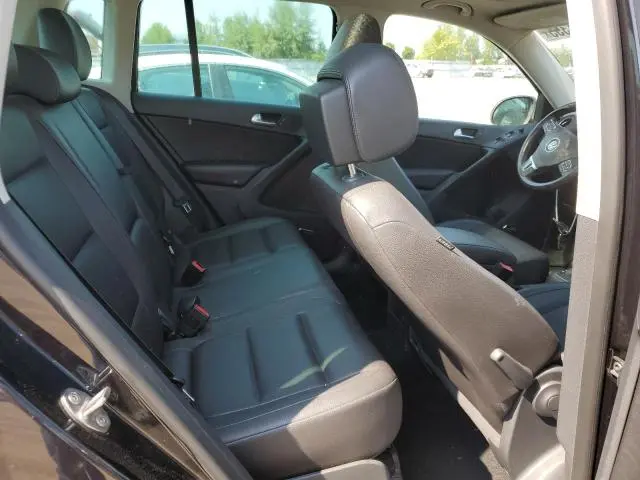 2013 VOLKSWAGEN TIGUAN S  
