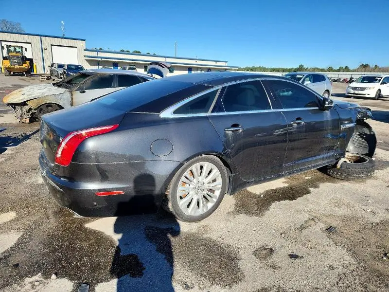 2012 JAGUAR XJ   