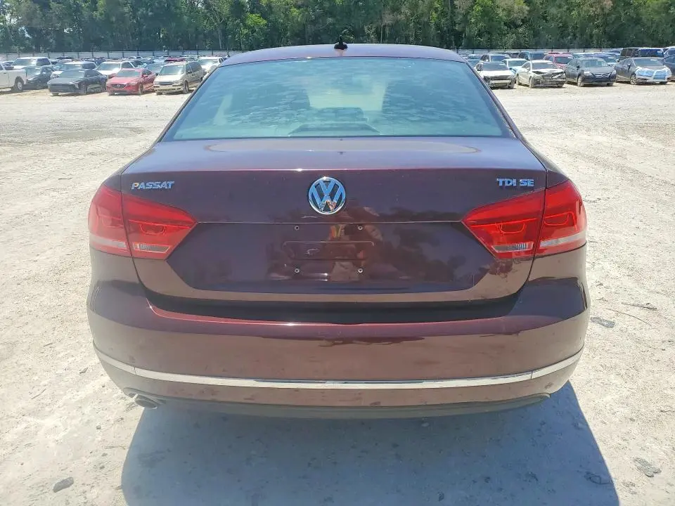 2013 VOLKSWAGEN PASSAT SE  