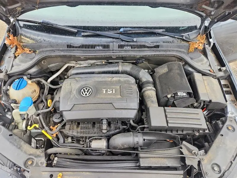 2015 VOLKSWAGEN JETTA SE  