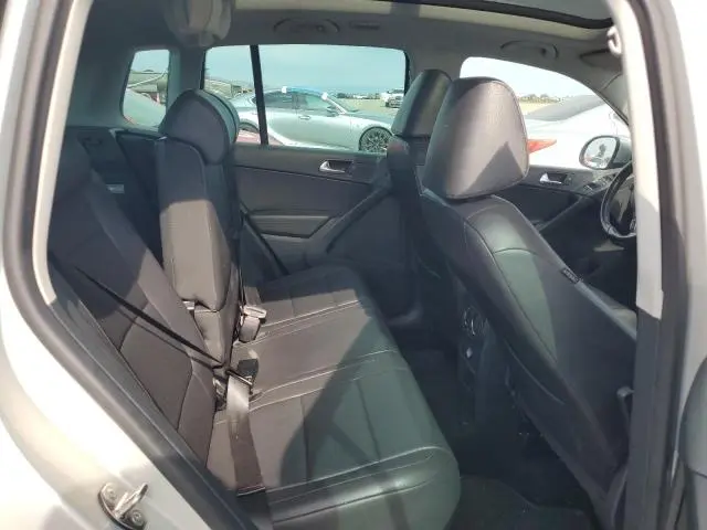 2011 VOLKSWAGEN TIGUAN S  