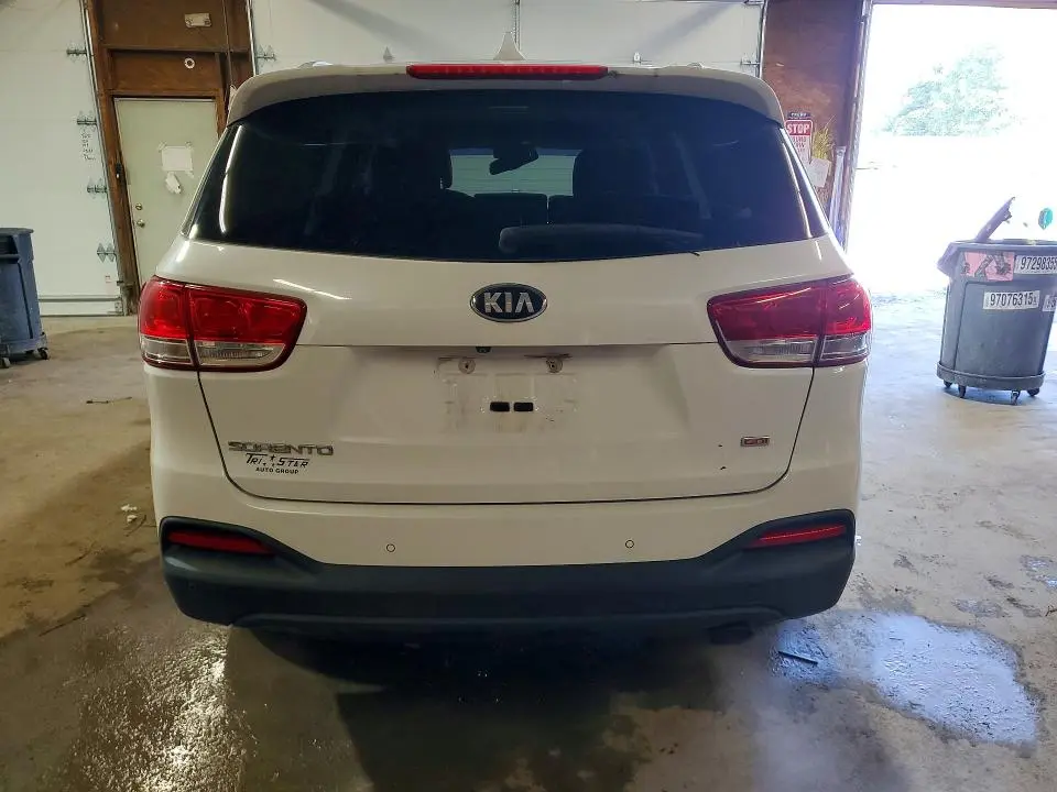 2017 KIA SORENTO LX  