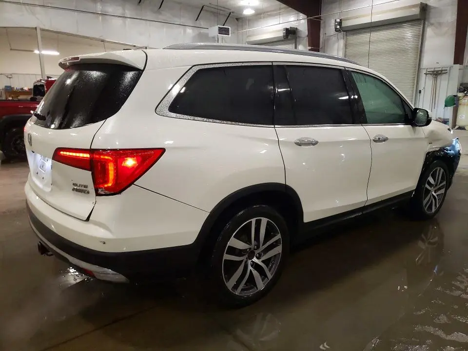 2017 HONDA PILOT ELITE  
